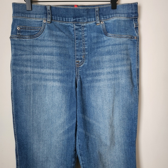 SPANXshape™ | EveryWear High Rise Pull On Straight Leg Jeans - Size XL - Picture 3 of 9